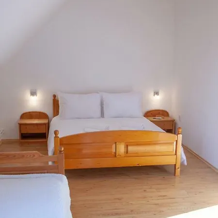 B&B Gesztenyes