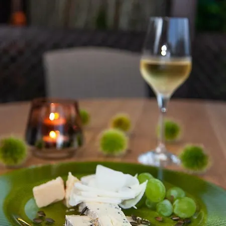 Gesztenyes B&B 잘라카로쉬